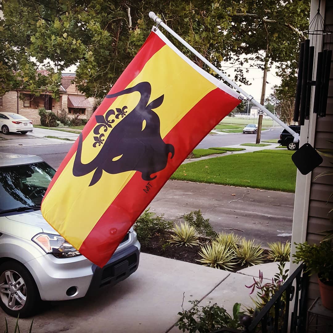 Nola Bulls House Flag Nola Bulls House Flag